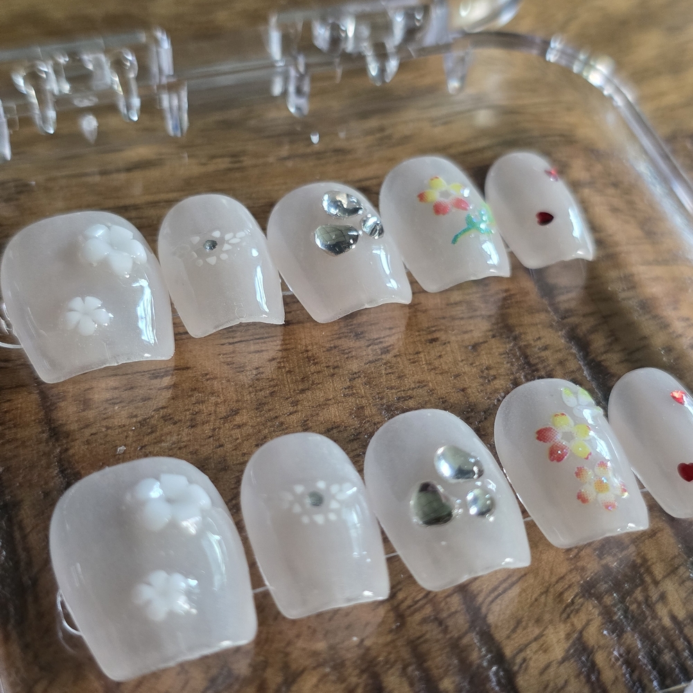 26. Floral and Heart Design Press-On Nails